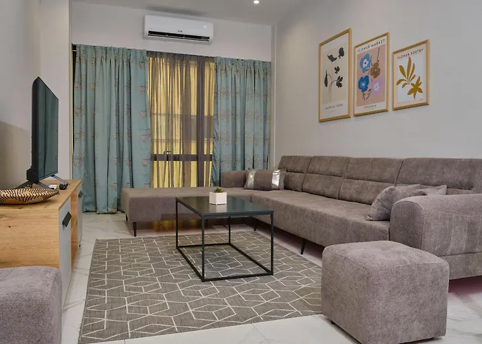 Season Apartment *