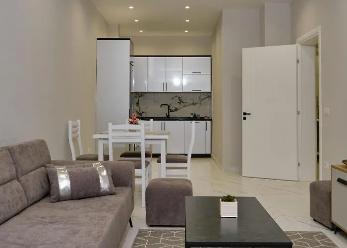 Apartment Season